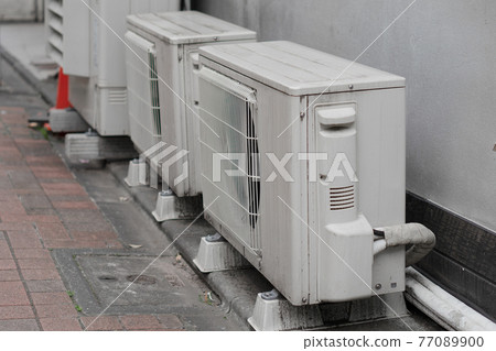 Dirty outdoor unit 77089900