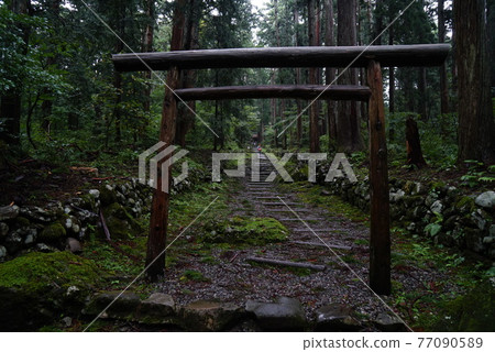 Heisenji Hakusan Shrine in Katsuyama City, Fukui Prefecture, the approach to Sannomiya 77090589