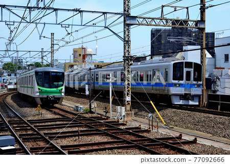 Yoyogi-Uehara Station Odakyu Line, Chiyoda Line, various vehicles Yoyogi-Uehara Station Odakyu Line, Chiyoda Line, various vehicles 77092666