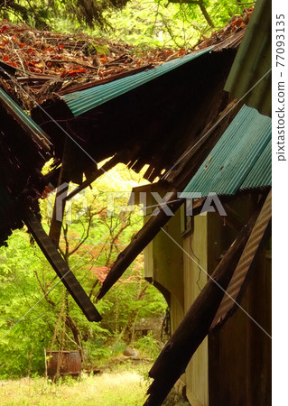 被遺棄的房屋/廢墟05 被遺棄的房屋/廢墟05 77093135