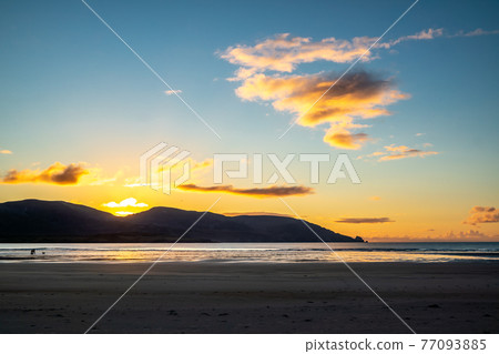 Kiltoorish bay beach between Ardara and Portnoo in Donegal - Ireland. 77093885