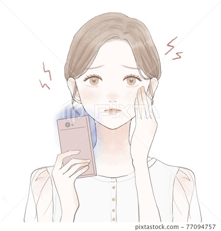 由於智能手機上的藍光而導致眼睛疲勞和視力喪失的婦女 由於智能手機上的藍光而導致眼睛疲勞和視力喪失的婦女 77094757