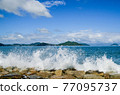 俯瞰能古島（福岡縣）的海浪影像 77095737