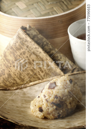 蒸和蒸的中國粽子和茶 蒸和蒸的中國粽子和茶 77096683