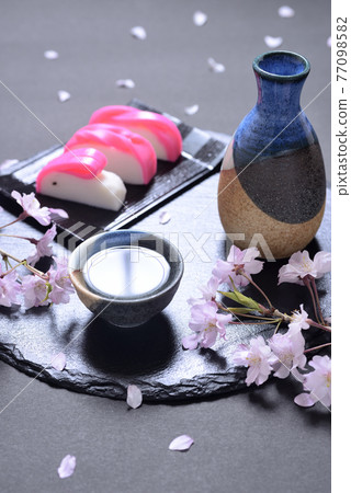 清酒和櫻花 77098582