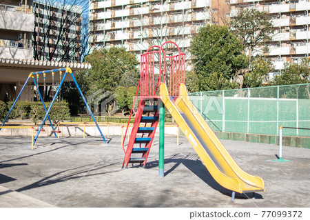 Park in the housing complex / Oji, Kita-ku, Tokyo 77099372