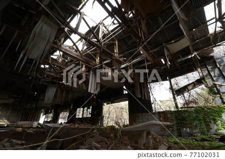 Ruins, abandoned factory, factory ruins, abandoned plant 77102031