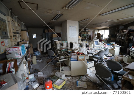 Abandoned large communal bath Abandoned hotel Hotel Abandoned inn Ryokan Onsen ryokan Accommodation abandoned accommodation 77103861