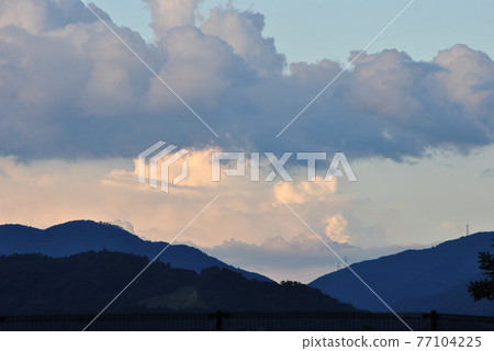 日落|雲|山|風景|風景|日落 日落|雲|山|風景|風景|日落 77104225