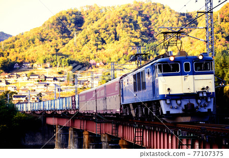 1997 EF64 1048 container freight train running on the Hakubi line 77107375