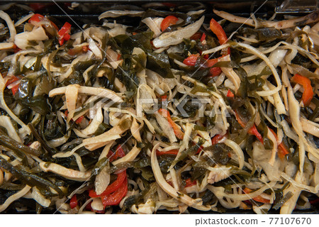 Chuka wakame laminaria seaweed salad with squid 77107670