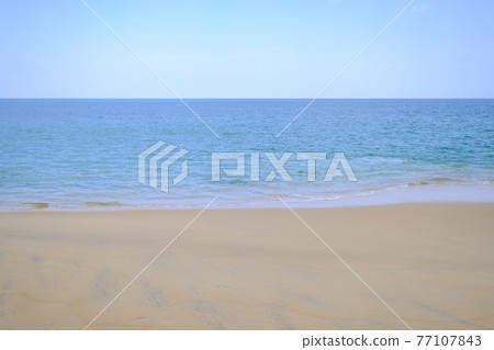 Landscapes View The atmosphere is beautiful Sand and sea and the color of the sky, The beach phuket of Thailand. Landscapes View The atmosphere is beautiful Sand and sea and the color of the sky, The beach phuket of Thailand. 77107843