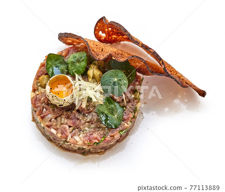 portion of tuna fish tartare 77113889