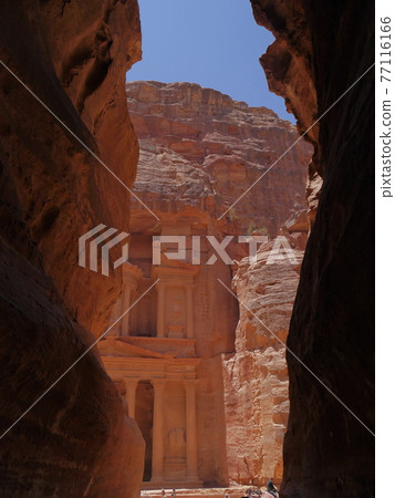 World heritage peeking through the rocks World heritage peeking through the rocks 77116166