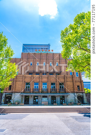 東京日比谷公園的街景（日比谷公會堂） 77117195