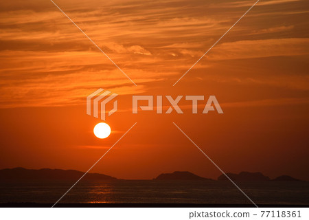 沖繩那霸機場的夜景 沖繩那霸機場的夜景 77118361