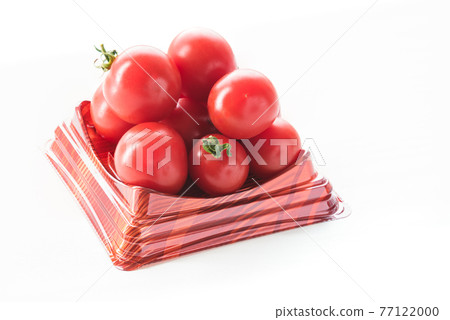 Fresh red cherry tomatoes [indoor studio shot] 77122000