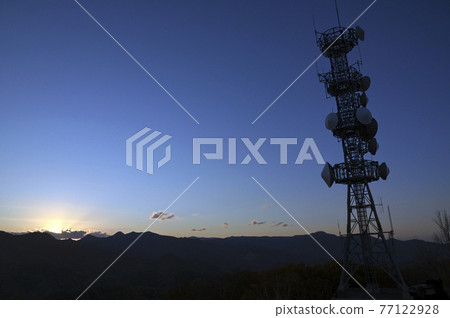 藻岩山無線電塔的輪廓 77122928