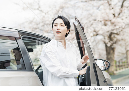一個女人下車 一個女人下車 77123061