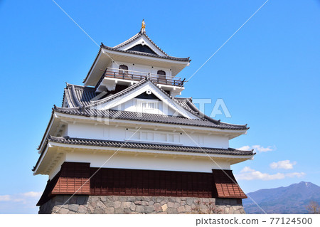 Kaminoyama Castle 77124500