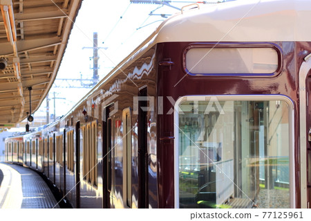 Hankyu Train Minoo Station 77125961