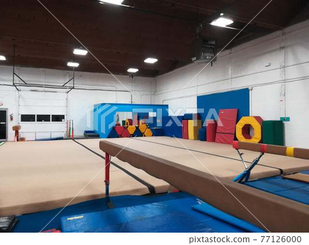 Gymnastics class overseas 77126000