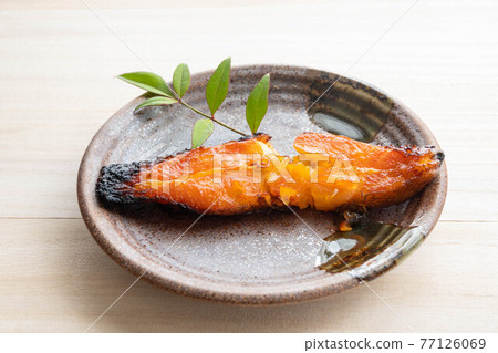 Grilled fish Abra curry mirin 77126069