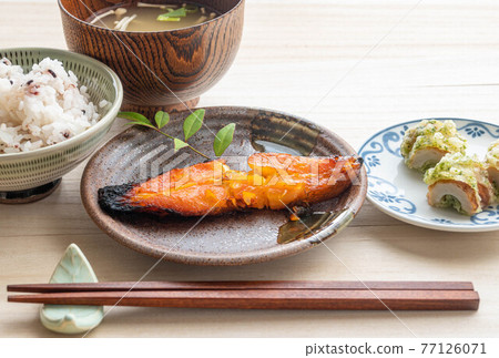 日本料理烤魚 日本料理烤魚 77126071