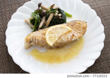 Tara's Muniel 77126322