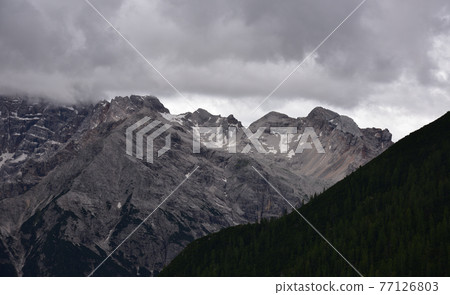 Gray rocks Gray rocks 77126803