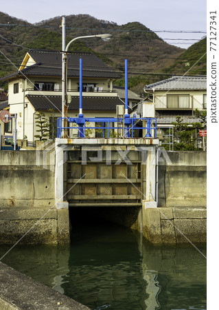 Kamishimagai Port Sluice Gate, Kasaoka City, Okayama Prefecture Kamishimagai Port Sluice Gate, Kasaoka City, Okayama Prefecture 77127341