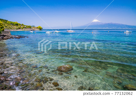 (Shizuoka Prefecture) Mt. Fuji over Suruga Bay seen from the coast of Izu (Shizuoka Prefecture) Mt. Fuji over Suruga Bay seen from the coast of Izu 77132062