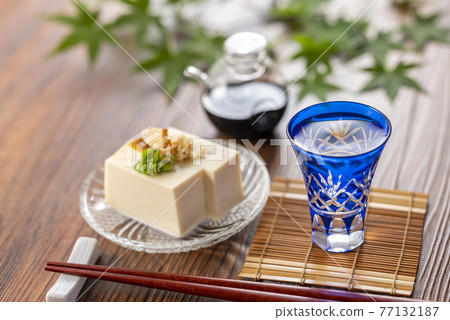 Cool and Sake 77132187