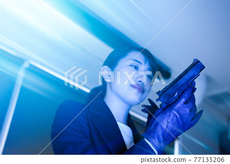 酷女人 77135206
