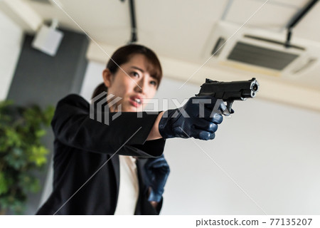 酷女人 77135207