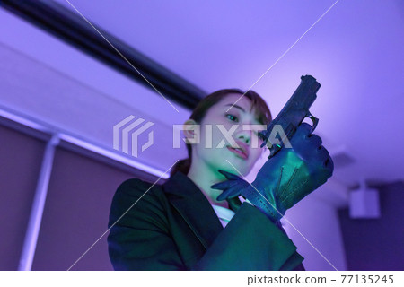 酷女人 77135245