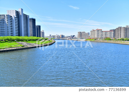 從千十潮入尾橋（東京都荒川區）眺望河川公園鹽入地區 [2021.4] 77136899