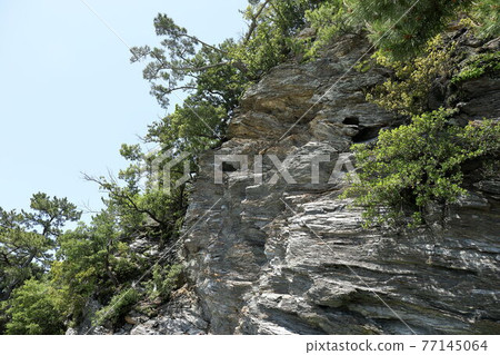 Rocky landscape 77145064