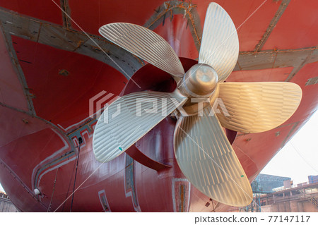 Giant screw of tanker built at shipyard (Tsu City, Mie) 77147117