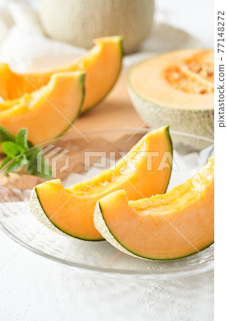 雕刻紅肉瓜（可能是瓜） 77148272