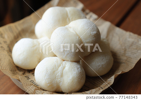 Heidi's white bread 77148343