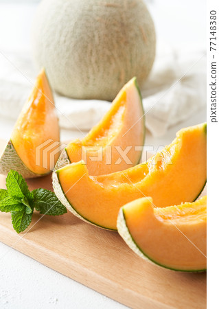 雕刻紅肉瓜（可能是瓜） 77148380