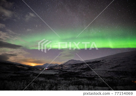 Aurora is easy to see on the night of the new moon Aurora is easy to see on the night of the new moon 77154069