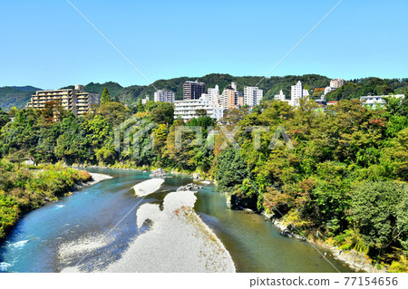 Chofu Bridge / Upstream from the Tama River / Overlooking the direction of Ome Station (Ome City, Tokyo) [2020.10] 77154656