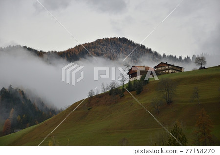 Clouds on the hill Clouds on the hill 77158270