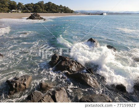 從龍宮所在的下龍岬眺望土佐的桂濱 77159927