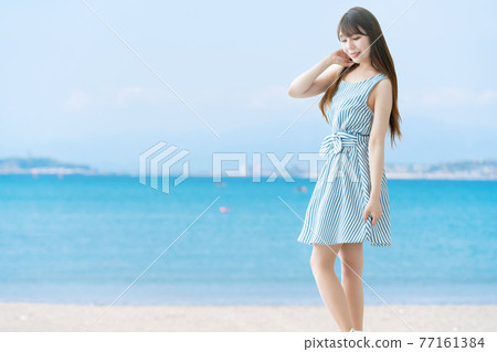 Sea and women Sea and women 77161384