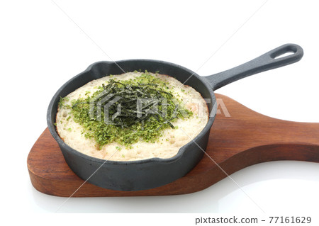 烤箱烤章魚和磨碎的山藥 烤箱烤章魚和磨碎的山藥 77161629