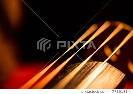 大提琴特寫 77161814