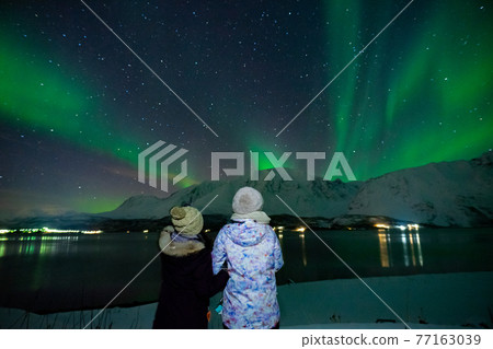 Let's talk about the future while watching the aurora Let's talk about the future while watching the aurora 77163039